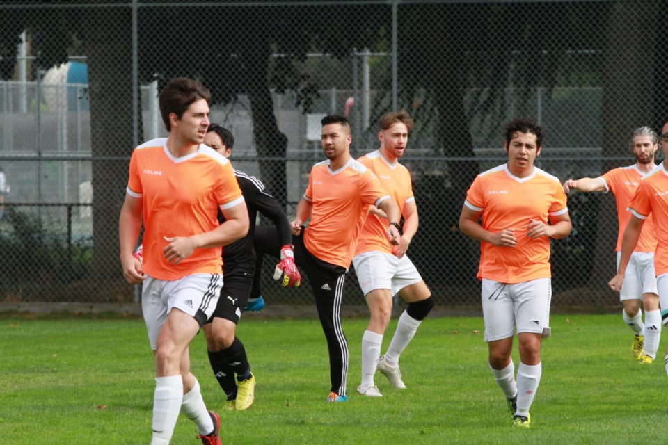 united-fc-warming-up