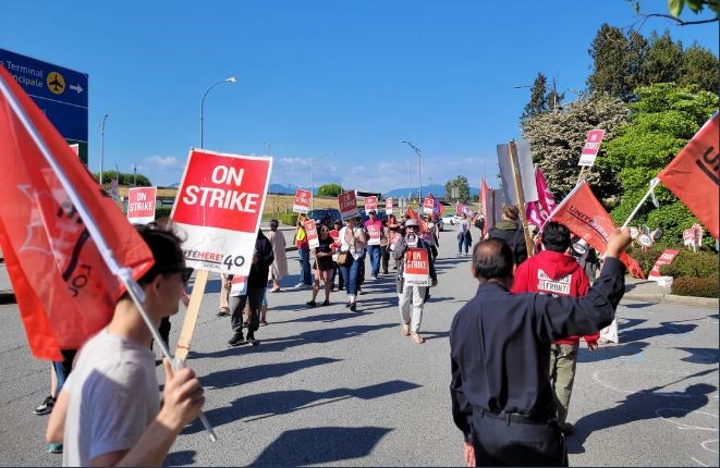 01hotelworkers2yearstrike
