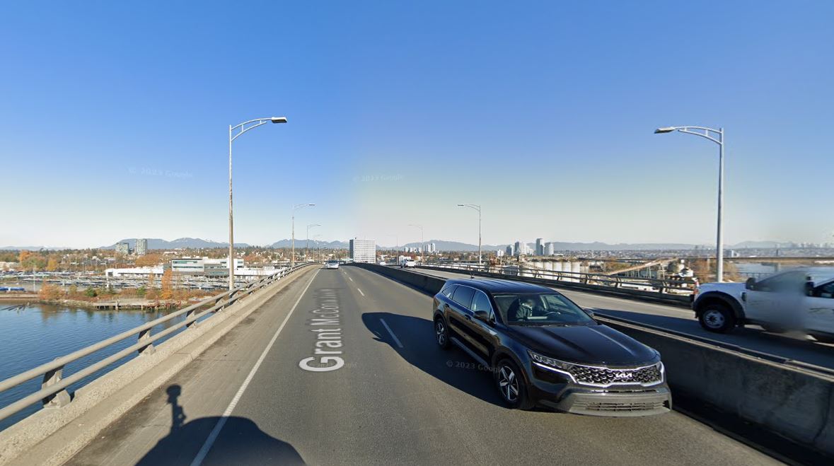 Arthur laing bridge bike lane online