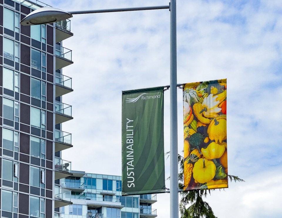 web1_street-banners