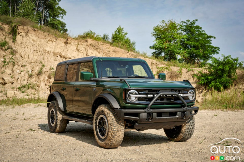 ford_bronco_4-door_outer_banks_2021fr