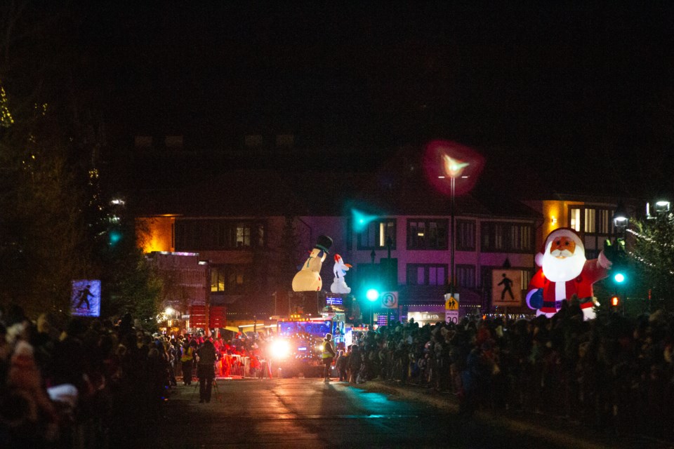 The Santa Claus Parade of Lights gets underway in Banff on Saturday (Nov. 16). EVAN BUHLER RMO PHOTO⁠