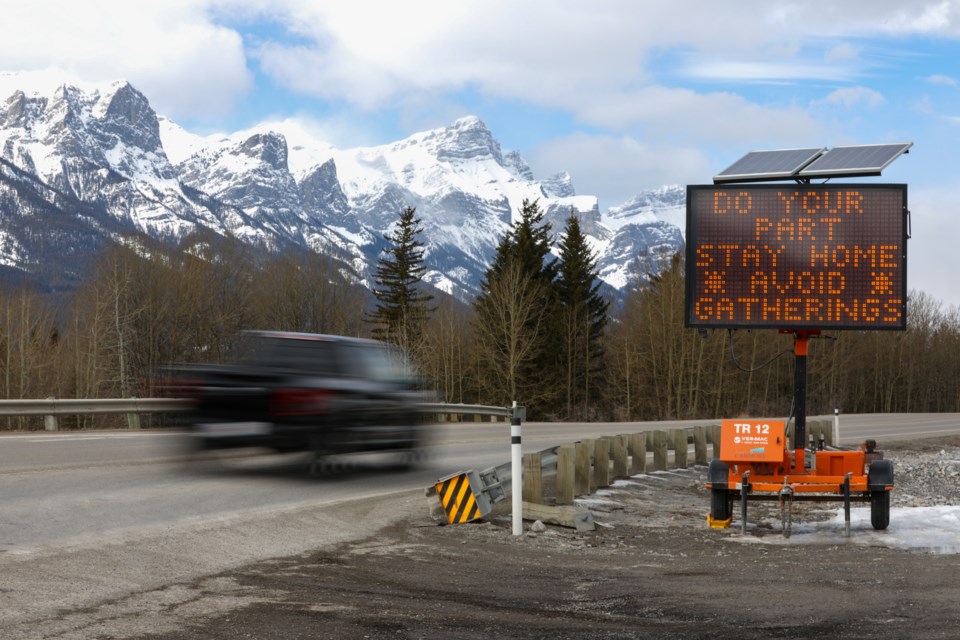 20200326 Canmore Sign COVID 19 0010