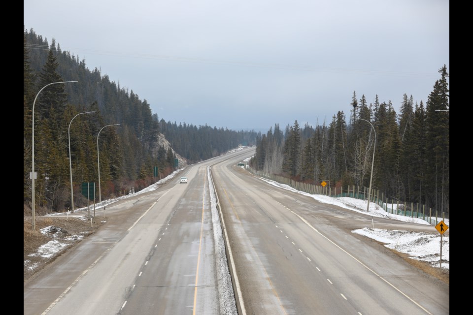 The Trans-Canada Highway by the Mount Norquay Road exit near Banff remains nearly empty of traffic on Monday (March 30). EVAN BUHLER RMO PHOTO⁠