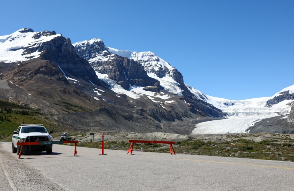 20200720 Icefields Bus 0140