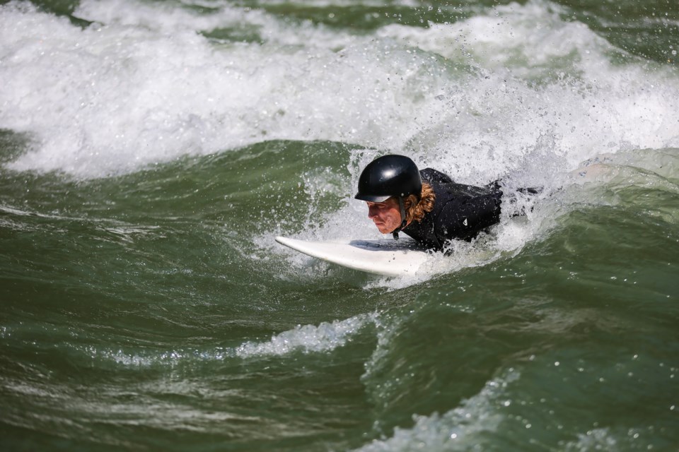 PHOTOS Kananaskis River surfing Photo Gallery RMOutlook