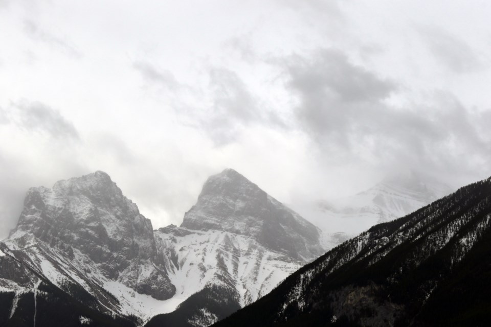 20220513 Three Sisters
