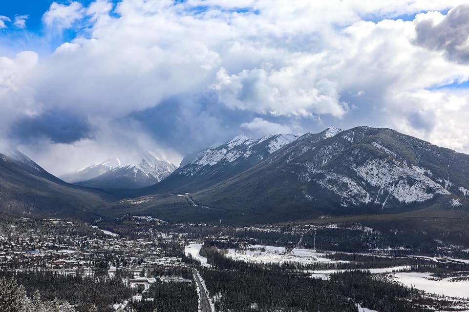 20230325-view-of-the-banff-townsite-from-tunnel-mountain-jh-0002