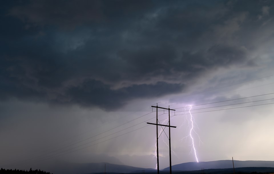 20230807-thunderstorm-and-lightning-in-the-valley-mt-0640