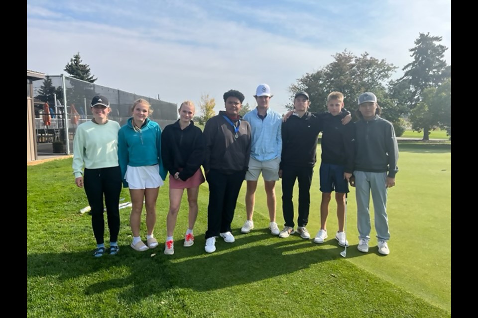 The Canmore Collegiate High School golf team at Strathmore Golf Club on Monday (Sept. 18). Submitted Photo