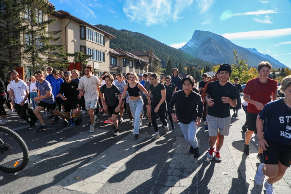 Banff Community High School students and staff participate in the 2.6-kilometre Turkey Trot along the Bow River trails for the 50th annual Thanksgiving tradition in Banff on Friday (Oct. 6). JUNGMIN HAM RMO PHOTO

