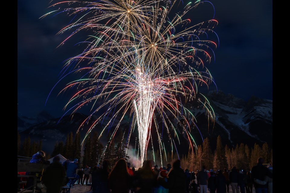 Fireworks light up the night sky to mark the beginning of 2024 in Canmore at Millennium Park on Monday (Jan. 1). MATTHEW THOMPSON RMO PHOTO