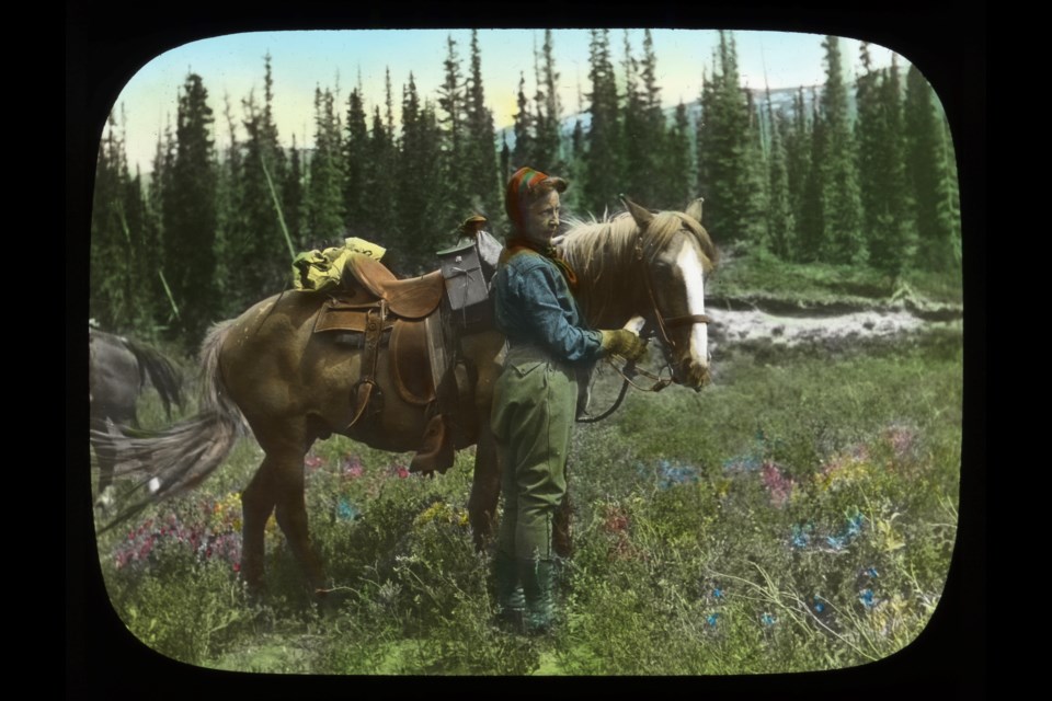Mary Schäffer Warren with horse (V527 / PS 1 - 151, Whyte Museum of the Canadian Rockies).