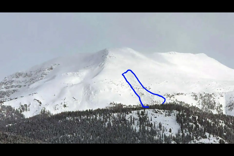 Outline of skier-triggered avalanche at Lapalian 4 outside the Lake Louise ski hill boundary. PARKS CANADA PHOTO