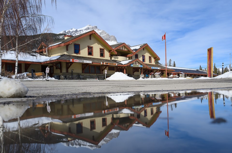 20240314-banff-train-station-mt-0014