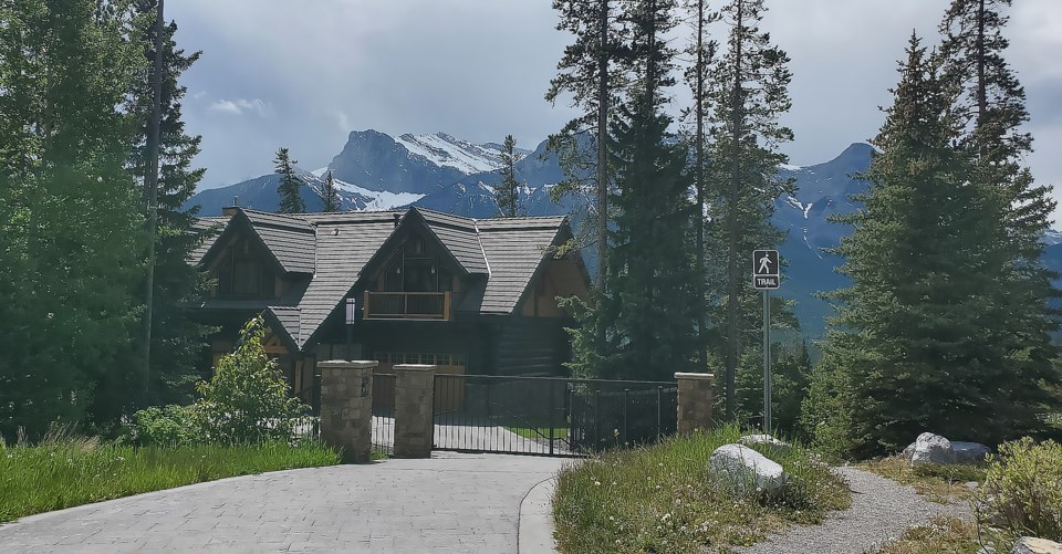 20240617-133-wapiti-close
