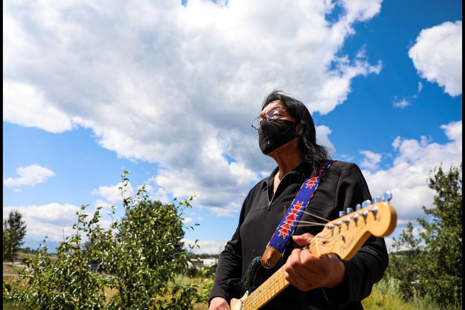 Musician Marlon House poses in Mînî Thnî (Morley) on Tuesday (July 30). JUNGMIN HAM RMO PHOTO 