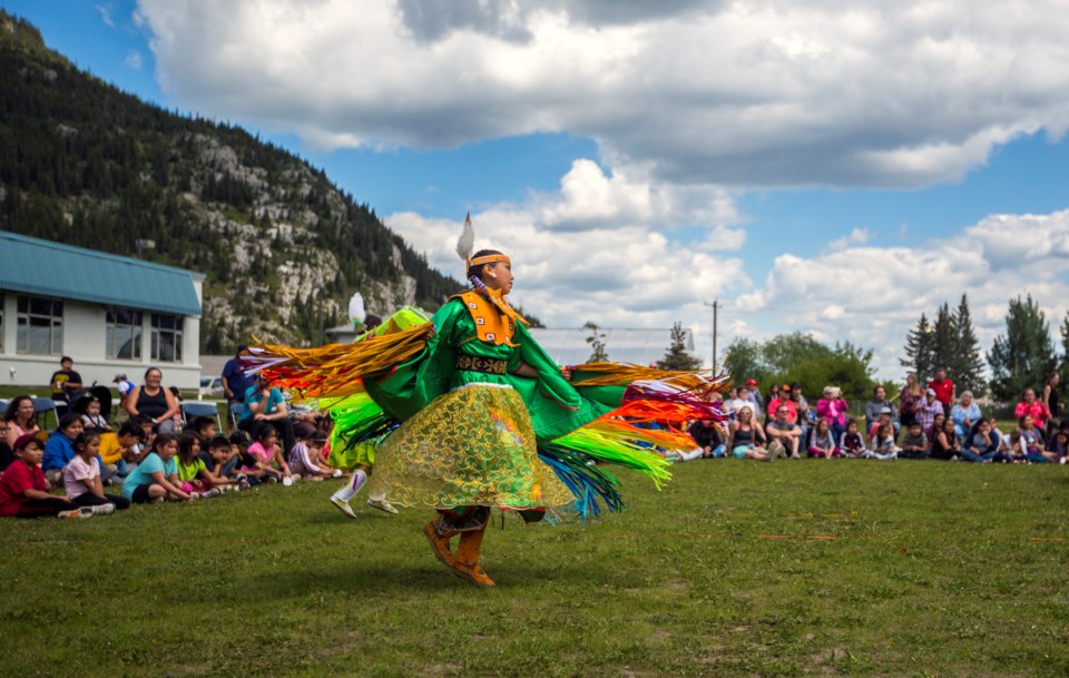 20180618 Exshaw School Tipi Raising 0011