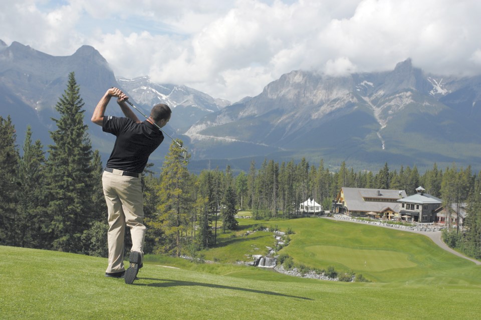 The 18th hole at Silvertip Golf Course provides an impressive view of the Bow Valley and clubhouse. RMO FILE PHOTO 
