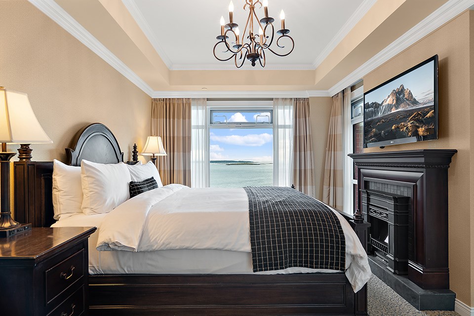 one-bedroom-ocean-view-bedroom-2