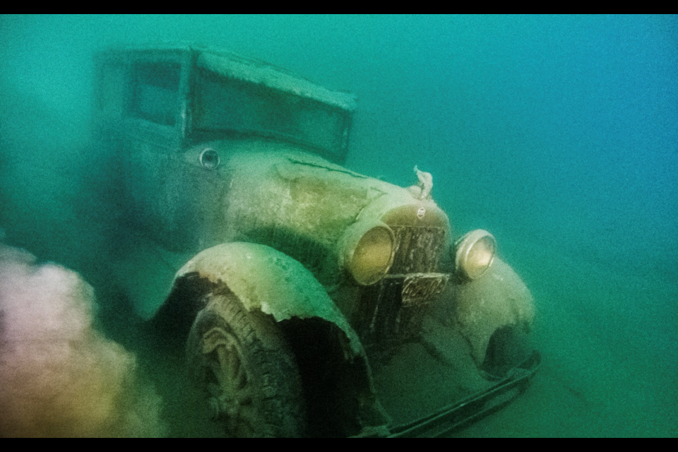 1928 Hudson Essex Saloon found 60 metres below the surface of Lake Minnewanka. Alan Keller photo