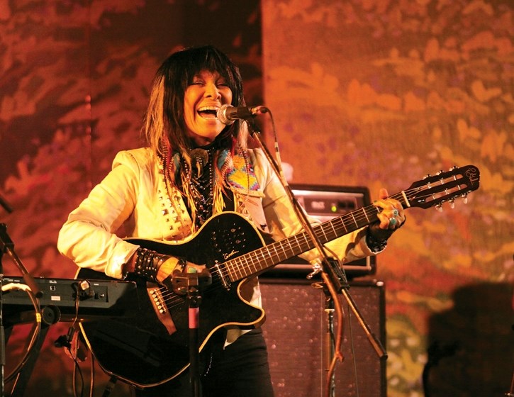 Buffy Sainte-Marie at the 2009 Canmore Folk Music Festival.