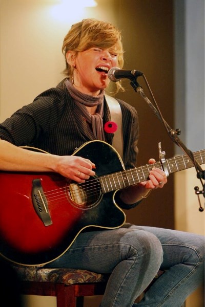 Lori Reid plays to a crowd assembled for a fundraiser at the Canmore Miners’ Union Hall.