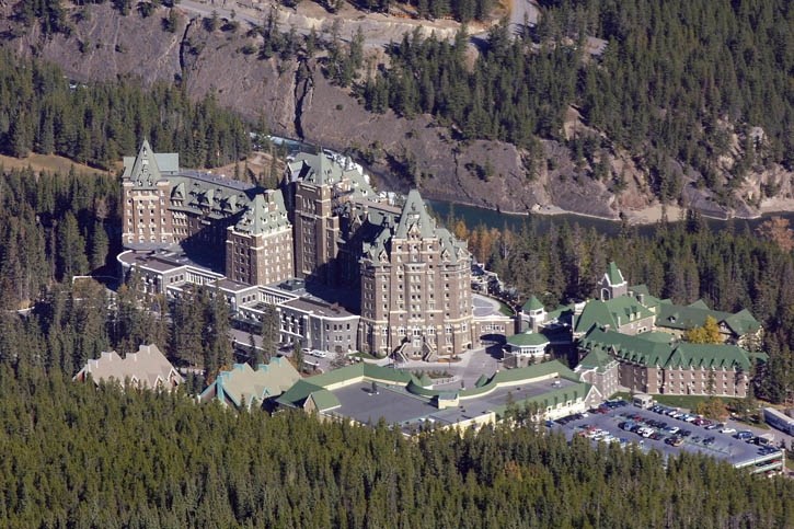The Fairmont Banff Spring Hotel wants to set up a mobile food truck on its property.