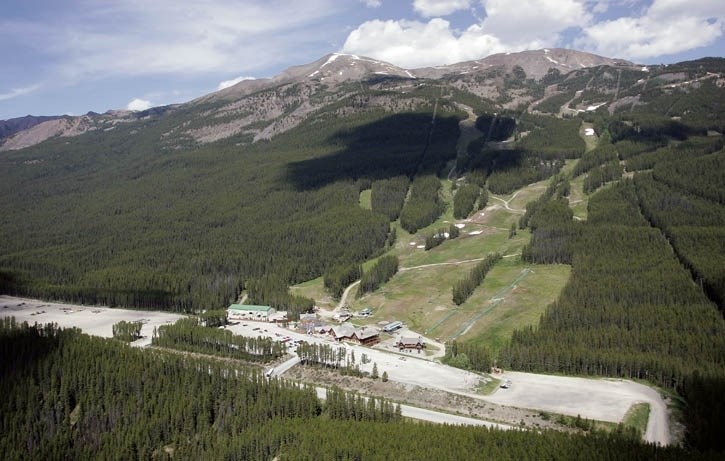 The federal Conservatives have approved guidelines for the potential expansion of the Lake Louise ski area.