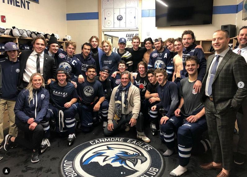 Movie star Jon Hamm gets a photo taken with the Canmore Eagles on Friday (Oct. 28). CANMORE EAGLES INSTAGRAM PHOTO