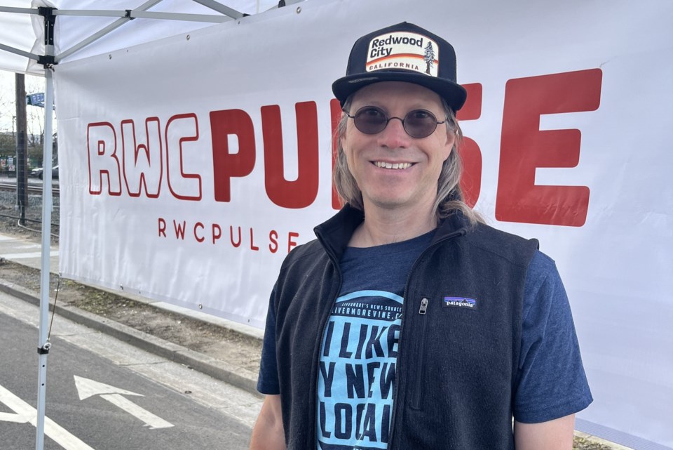 adam-dawes-at-rwc-farmers-market_3x2