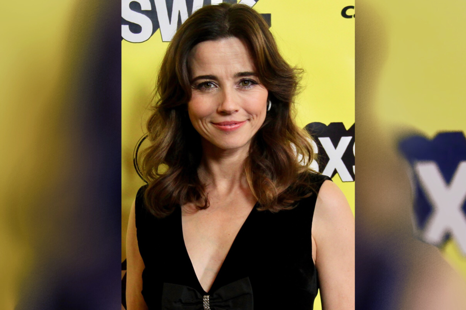 linda-cardellini-rwc-native