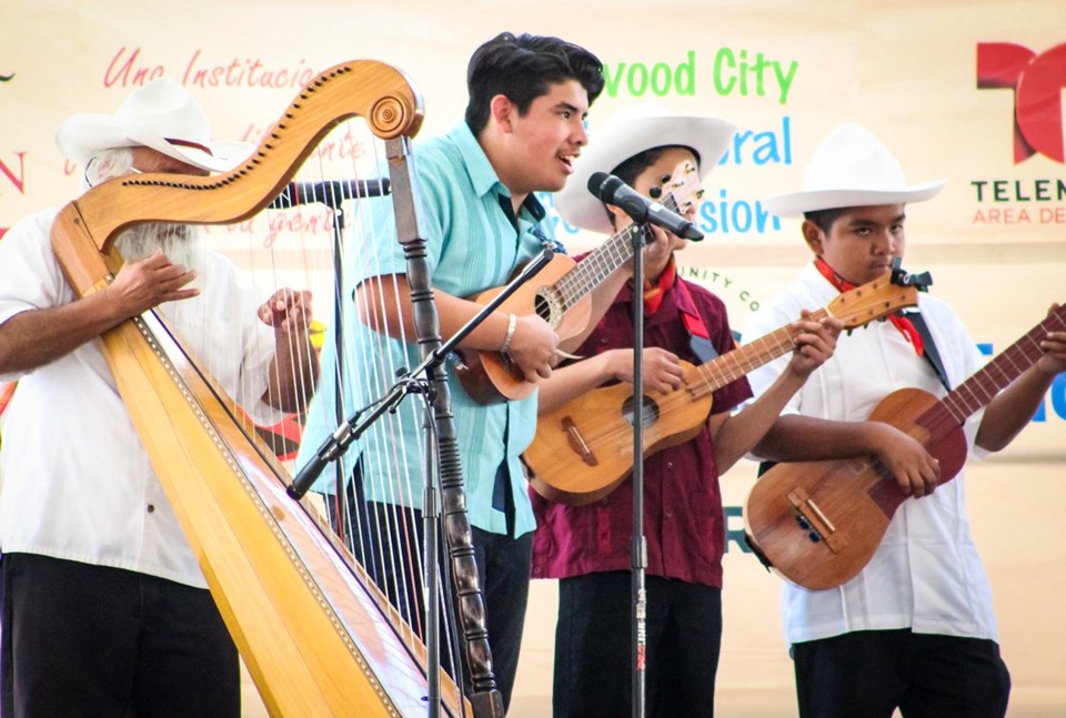 mexican-musicians-fiestas-patrias
