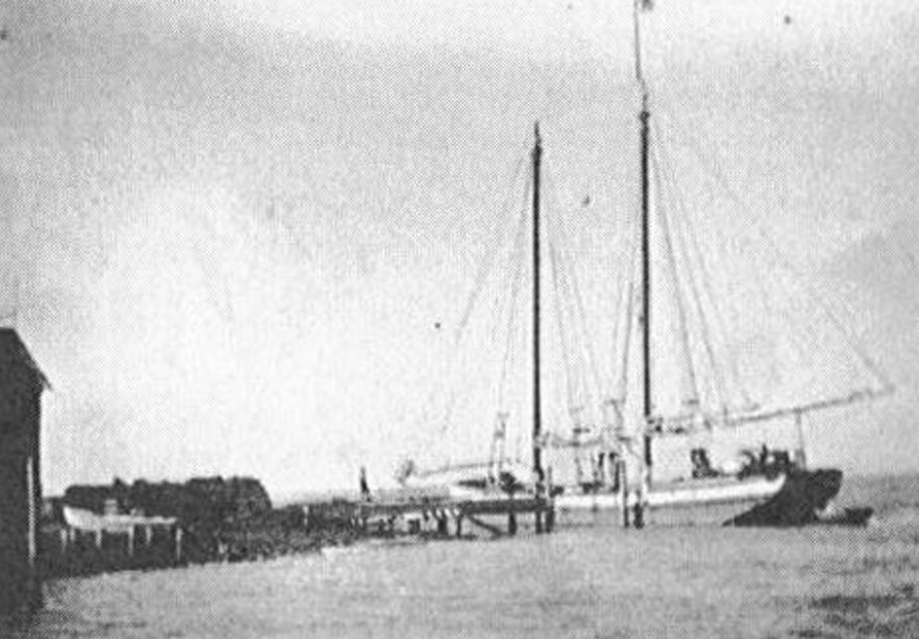  An undated view of Cooley Landing. The vessel is misidentified as the Gerald
C. Written descriptions identify the Gerald C. as a steamer, the vessel shown here is
a scow schooner, possibly one of William Lester Cooley’s earlier vessels (Courtesy of
the California Room, California State Library)