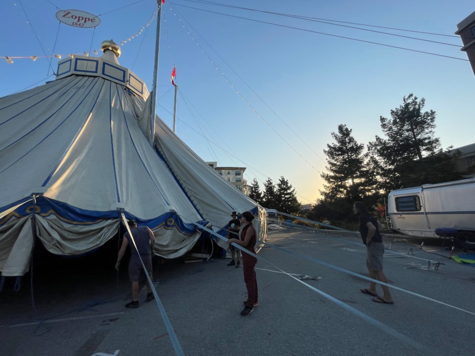 zoppe-circus-tent-sunset