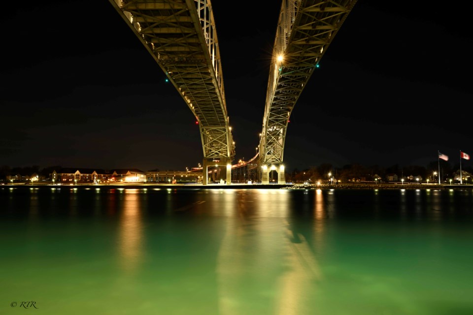 _rtr2744sem-bluewater-bridges-night