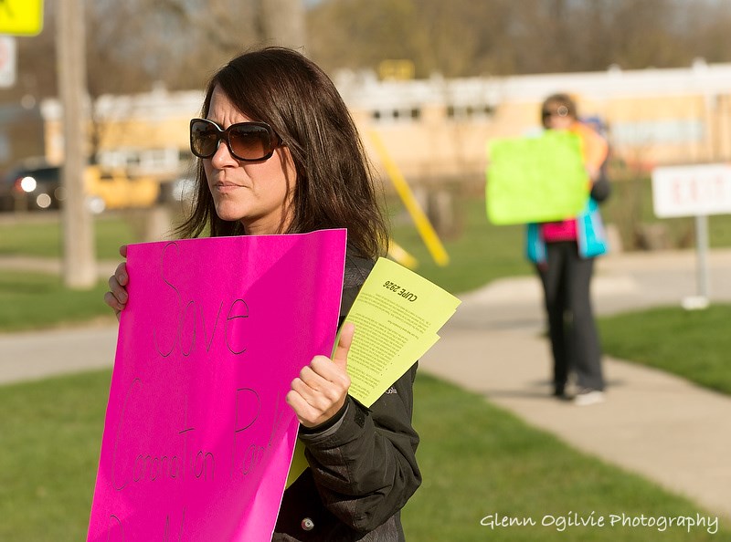 CUPE member Sarah Tait pickets outside Coronation Park Day Nursery, which has been threatened with closure. Glenn Ogilvie