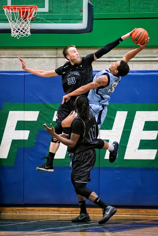 2015-10-25 Lambton College Mens Basketball &#8211; vs Sehridan College &#8211; LC Lost &#8211; 2015-450016 copy