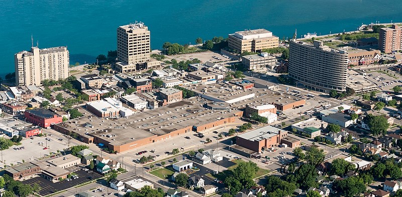 Bayside Mall and surrounding commercial land.