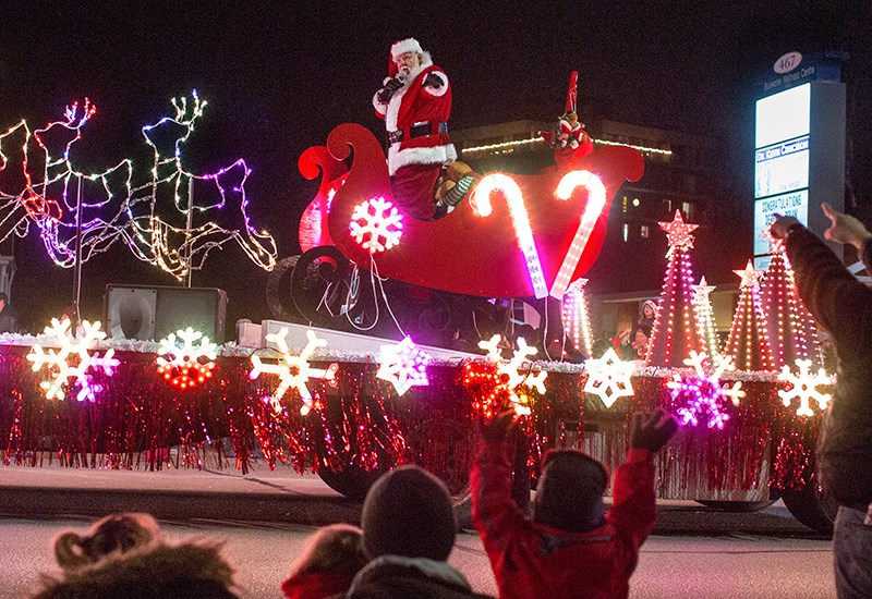 It’s official; Santa loves his new Sarnia parade sleigh The Sarnia