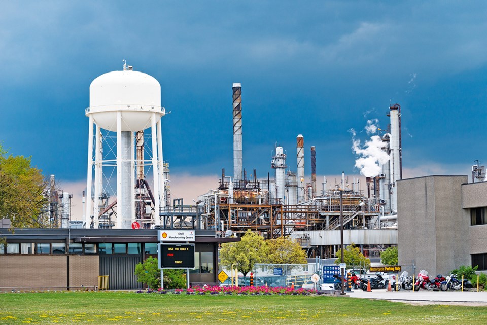 The Shell Canada oil refinery at Corunna.Glenn Ogilvie file photo