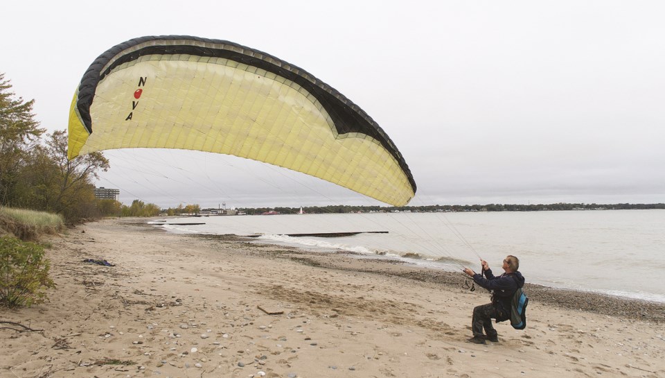 paraglider Ronny D&#8217;Haene