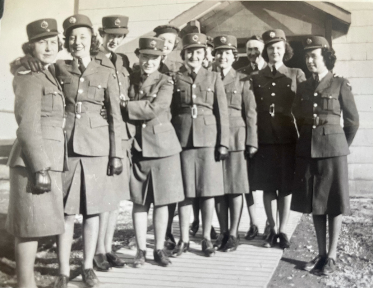 Rcaf women's deals division