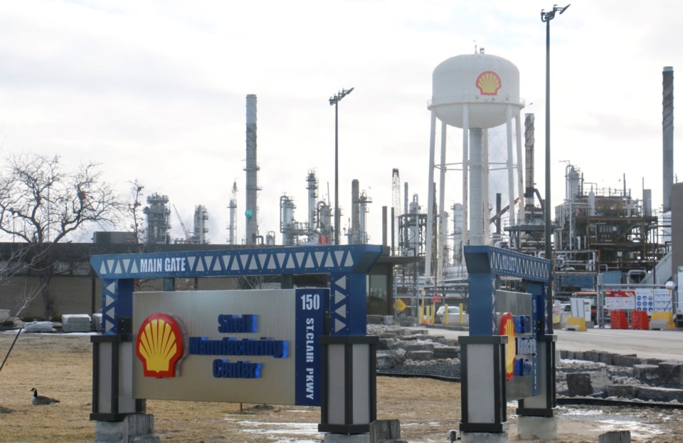 The Shell Canada refinery near CorunnaTara Jeffrey