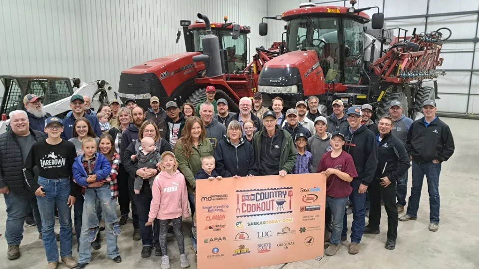 2025-country-cookout-harvest-edition-davis-family