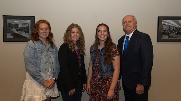 Scholarship2023-7 (resize)