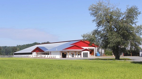 Dairy barn (resize)