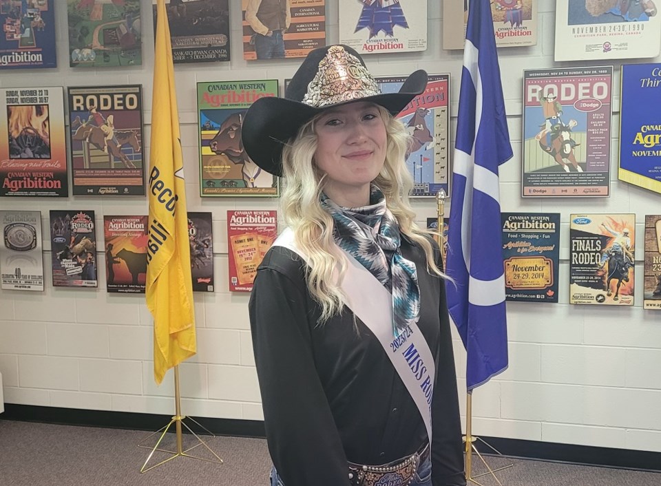 Agribition-Miss Rodeo-Ari Dyck (resize)