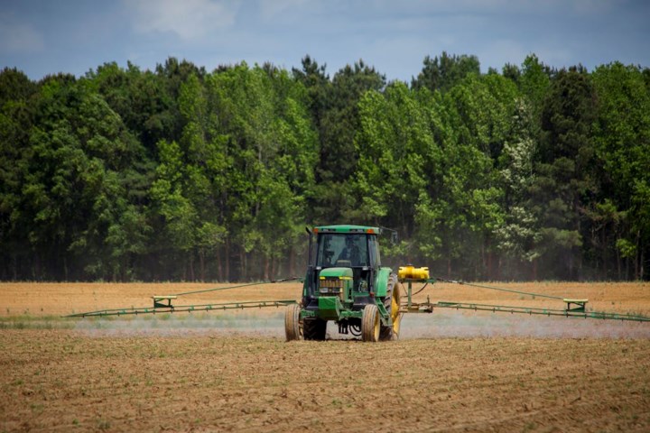 Seeding near 50% complete thanks to drier conditions