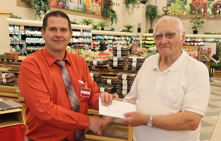 Allan Demchuk (right) received his equity cheque from Gateway Co-op General Manager Brad Chambers during Co-op Equity Days at the Food Store in Canora on June 11. The total allocation distributed was just over $429,000 in equity and cash back, since 30 per cent is being paid in a general repayment and then the balance is left to build the members’ equity.
During the 2024 fiscal year, Gateway paid nearly $730,000 in cash back to the members. The equity distributed amounts to nearly $183,000, which is not included in the cash back amount.
